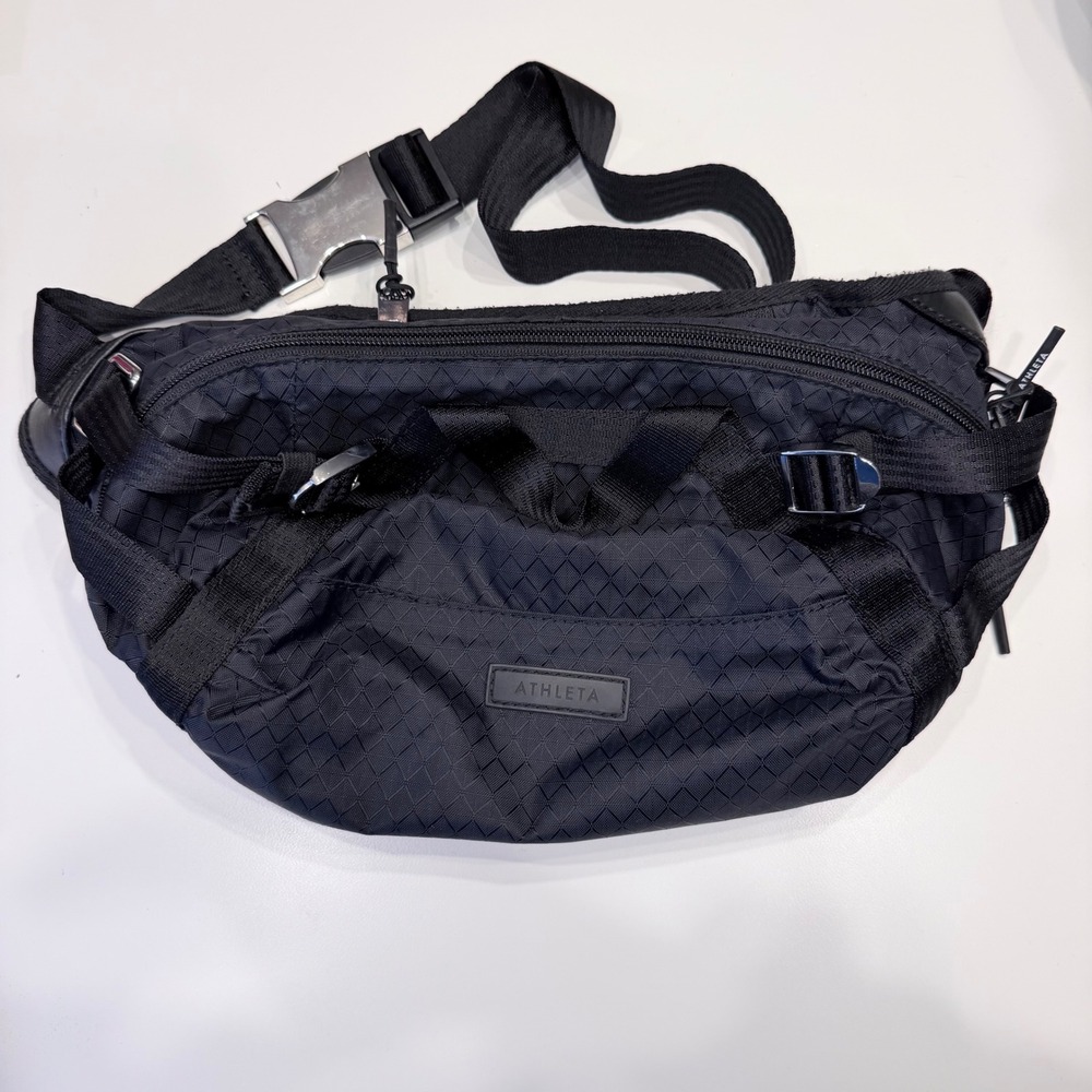Athleta Excursion Belt Bag Black Diamond Textured Nylon Waist Pack Fanny Pack